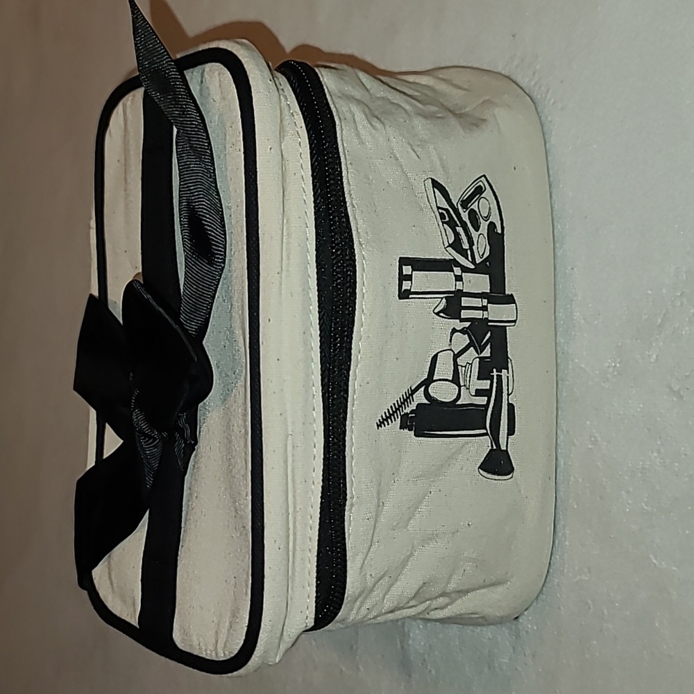 NWT! Hallmart Collectibles canvas cosmetic bag